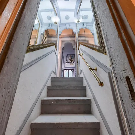 Duomo - Station 2 Minutes Away - Casa Degli Specchi Appartement